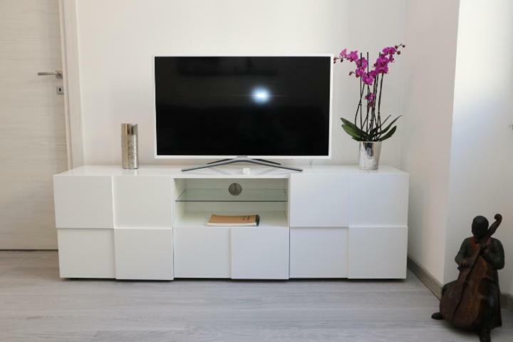 Exclusive Apt Really Downtown - Free Private Parking Included! Генуя Екстер'єр фото