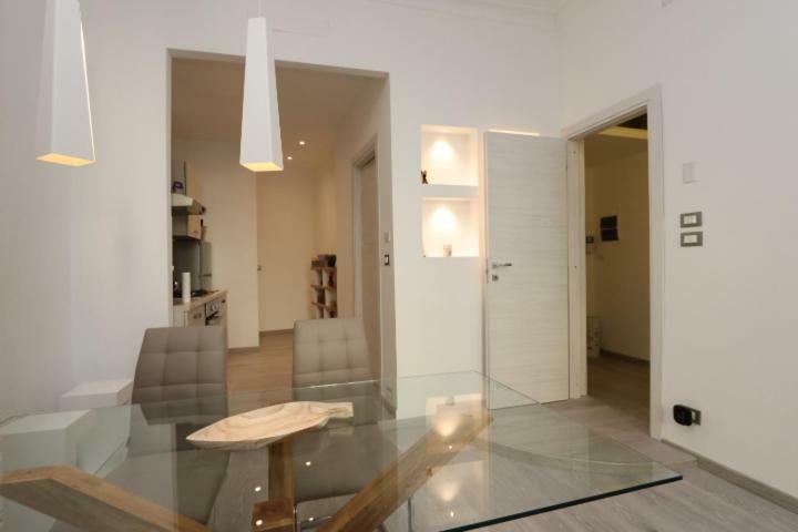 Exclusive Apt Really Downtown - Free Private Parking Included! Генуя Екстер'єр фото